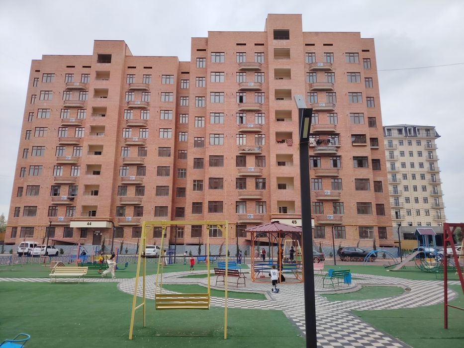 Сдается новая 2х комнатная квартира на массиве "Строители"