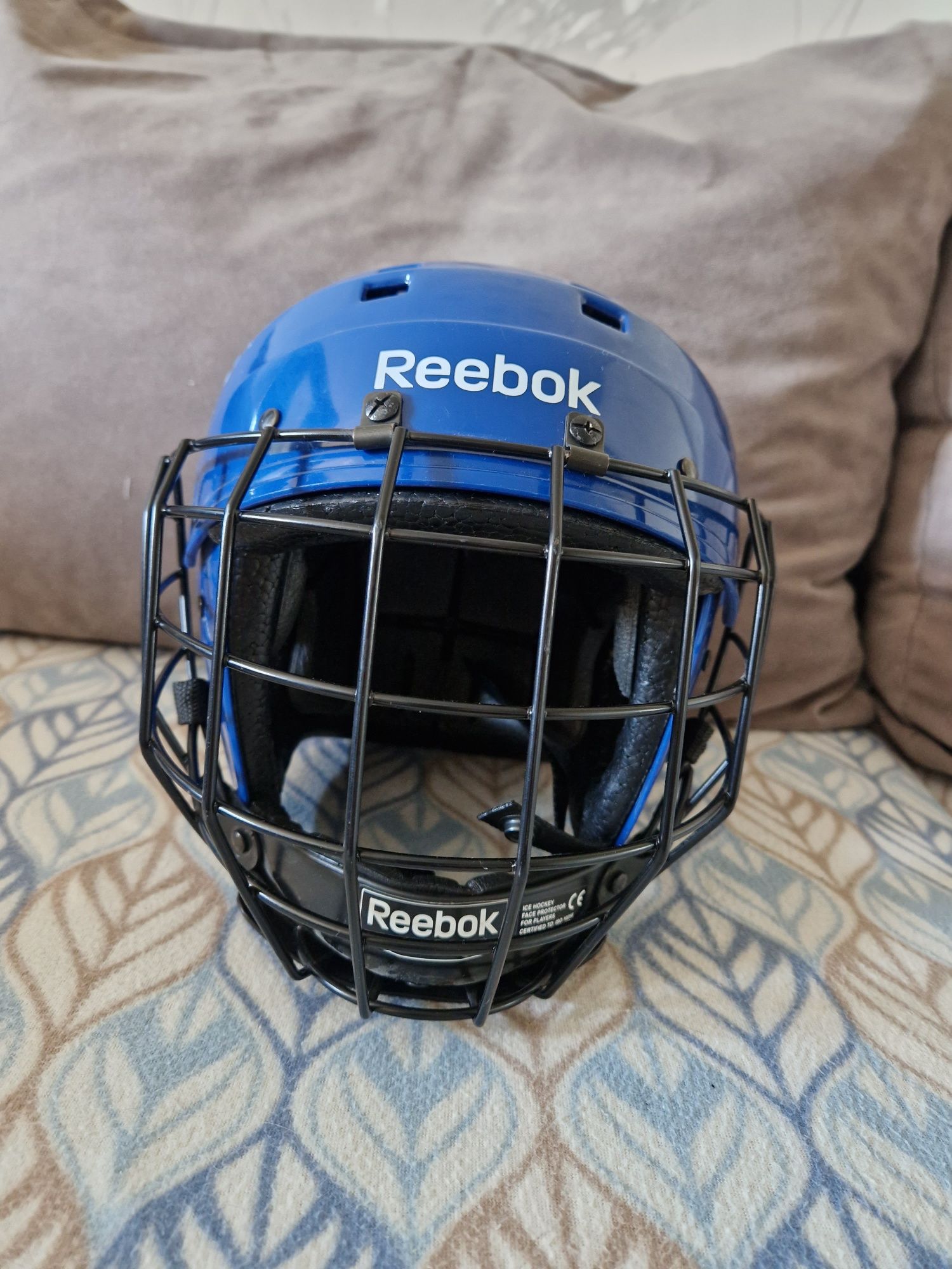Хоккейный шлем Reebok: 15 000 тг. - Хоккей Нуркен на Olx