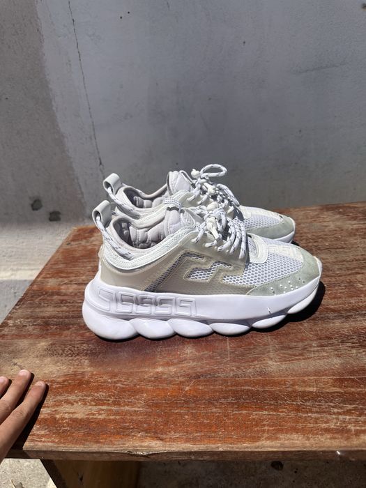 Versace chain reaction