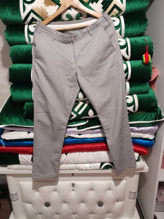 Әр түрлі киімдер.