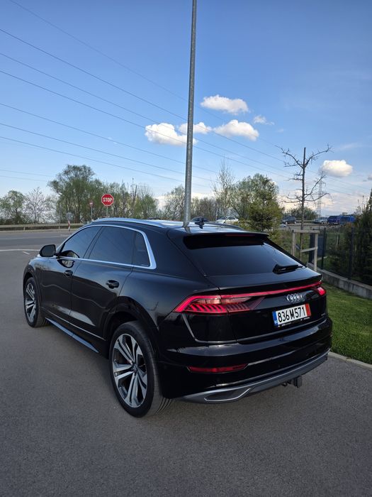 Audi Q8 3.0 340 коня с масаж, хед ъп, 22ки ковани на 25.2 в България
