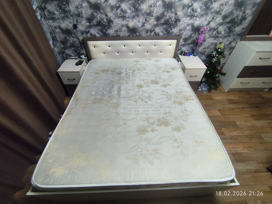 Продается кровать, в хорошем состоянии