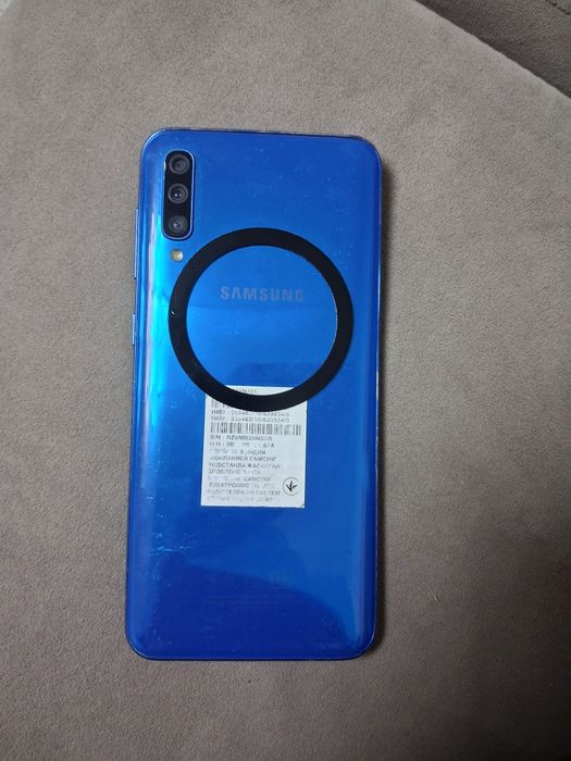 Продам смартфон Samsung A50