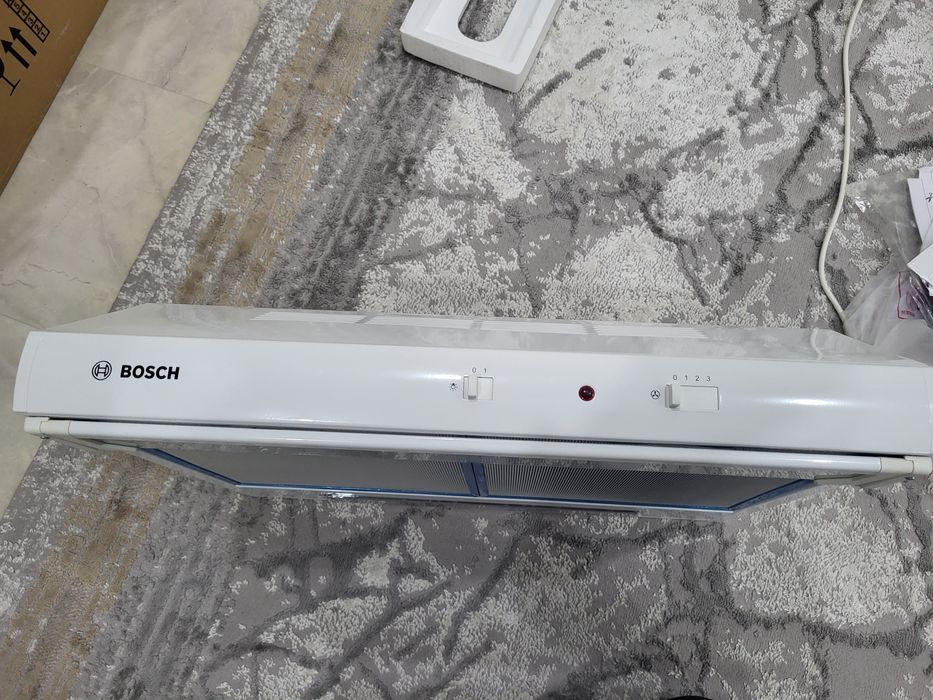 Вытяжка новая Bosch