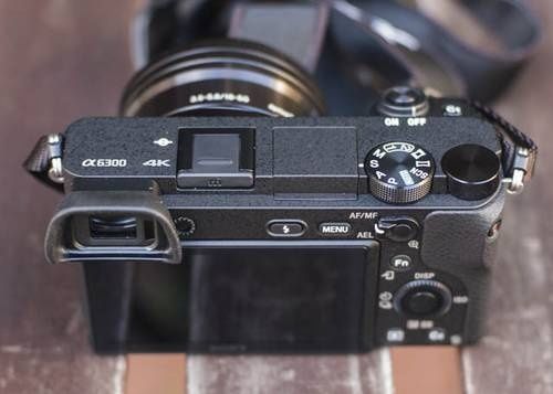 Sony a6300 4k, kit cu obiectiv 16 50mm + 4 acumulatori