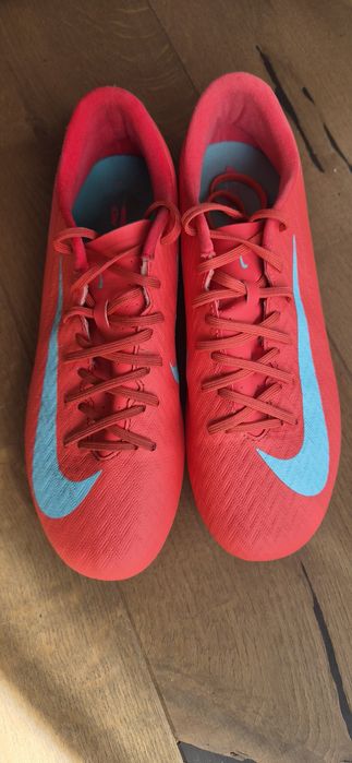 Футболни бутонки NIKE