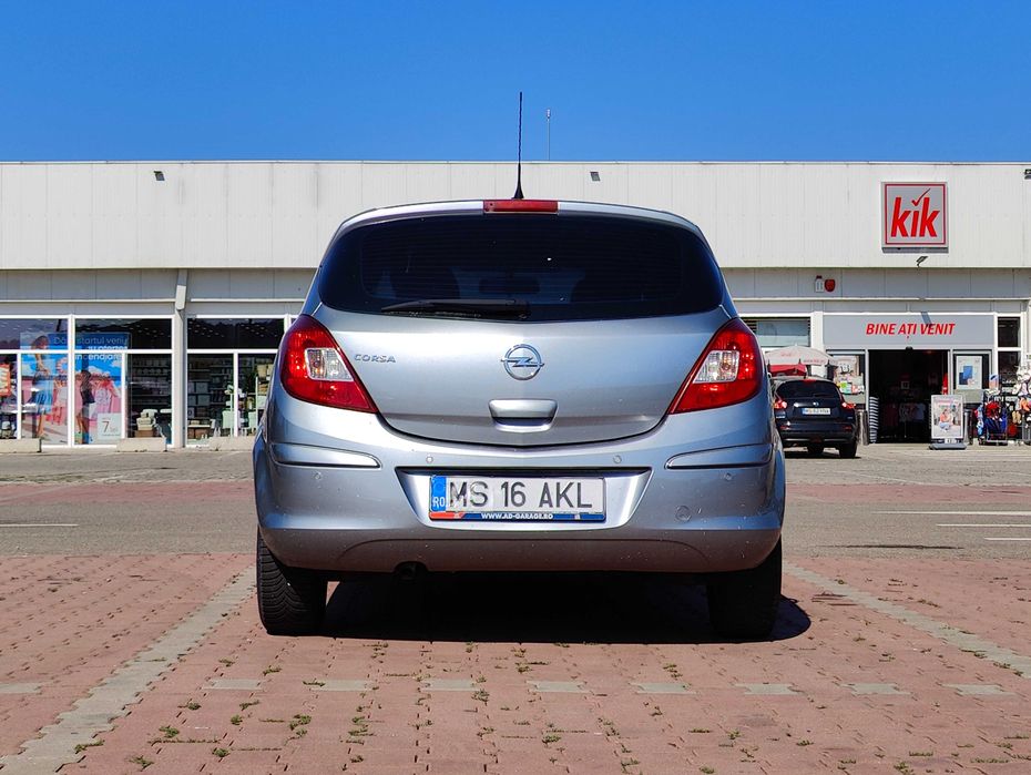 Opel Corsa 1.4 Benzina 2011