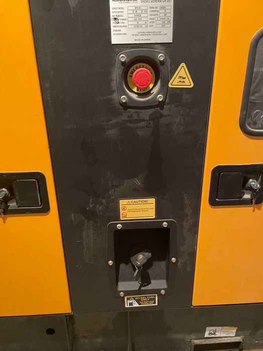 Генератор  дизельный 380v      30кв с ABR работает отлично