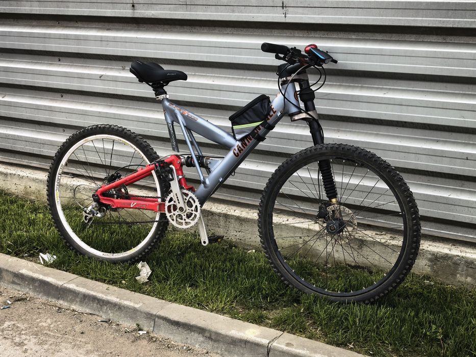 Bicicleta Cannondale v1000 aluminiu
