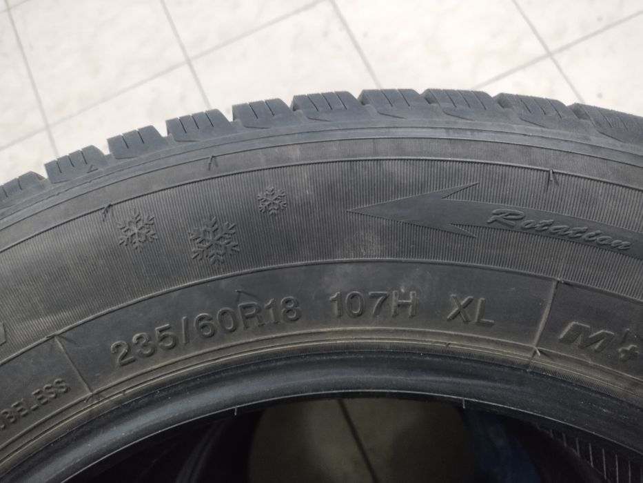Шины зимние 235/60/18