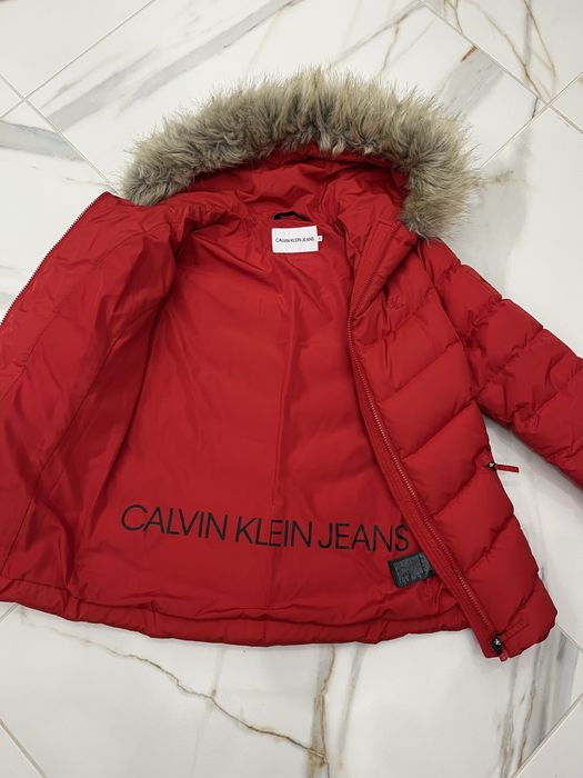Calvin Klein Jeans червено зимно яке