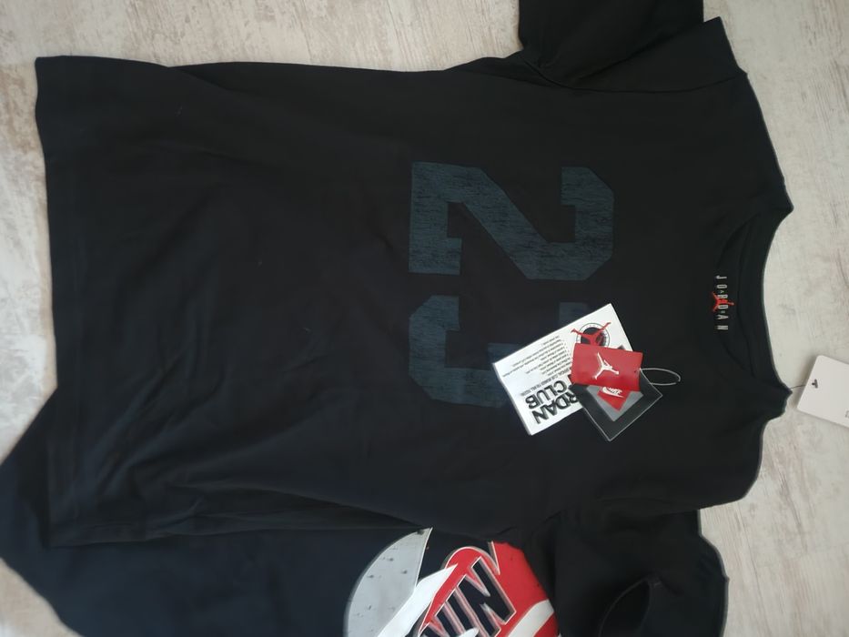 Оригинални тениски nike и jordan