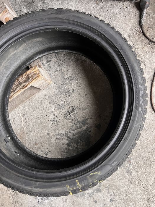2 anvelope iarna 235/40/20 , Pirelli , DOT 2022