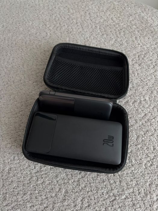 2 външни батерии Baseus 10 000 mAh и 30 000 mAh + калъф