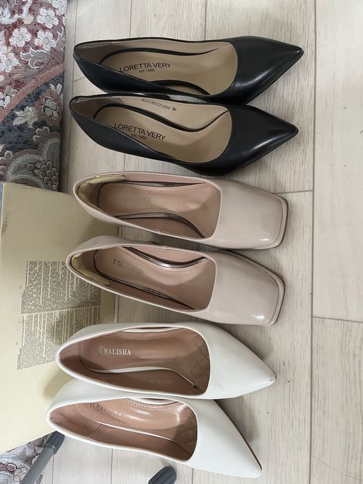 Туфли продам бежевые и черный