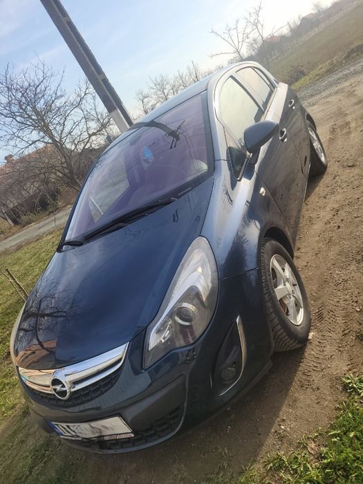 Opel corsa 2011 pret 2500E