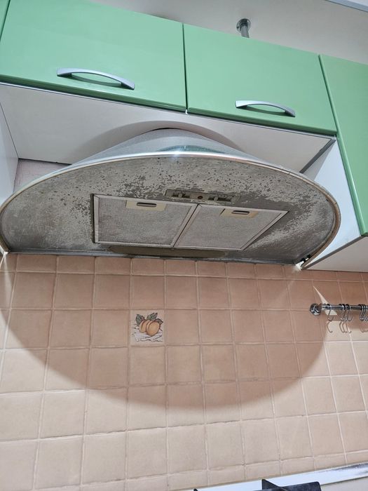 Продаю кухонную вытяжку