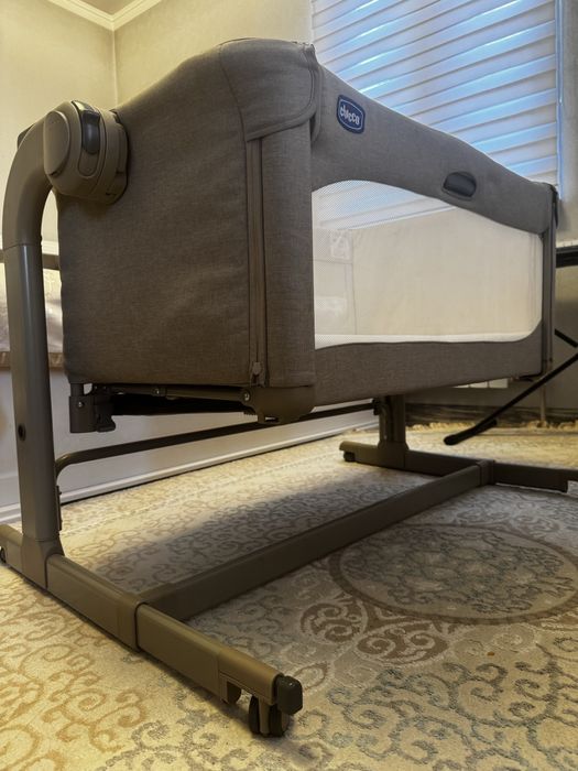 Манеж-кровать от Сhicco