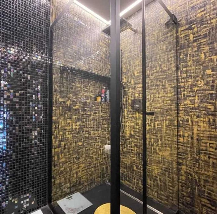 Дава се под наем Тристаен апартамент в Пловдив, Център - 88 кв.м за 341.7 € - Снимка #1