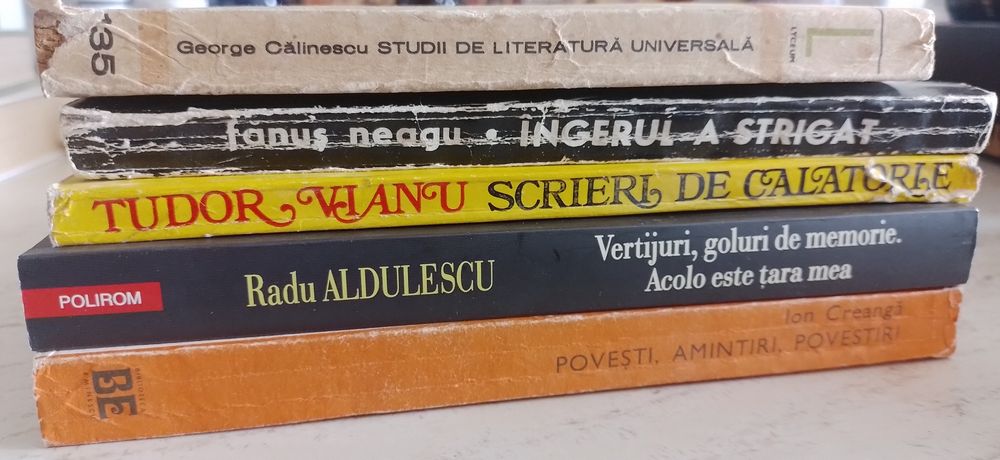 Vând cărți diverse, la lot