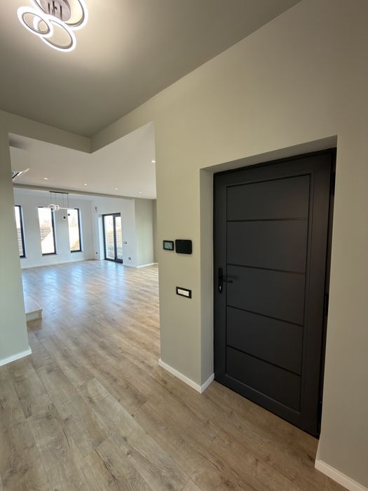 Casa nzeb in mogosoaia langa padure zona frf cu pompa de caldura si panori fotovoltaice premium teren 411 mp