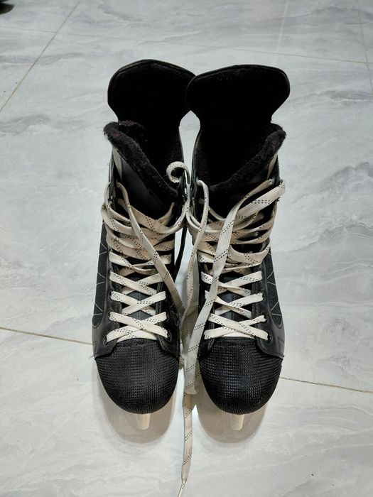 Продам коньки 43