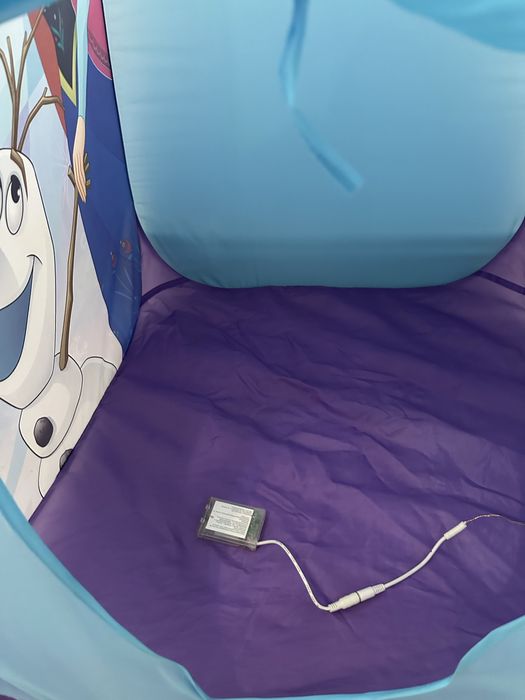 Set Frozen ( cort si mini piscina)
