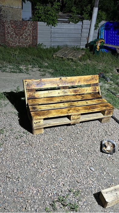 Продам стол со скамейками