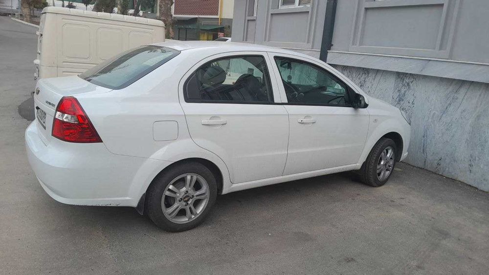 Продаётся Nexia 3 сотилади