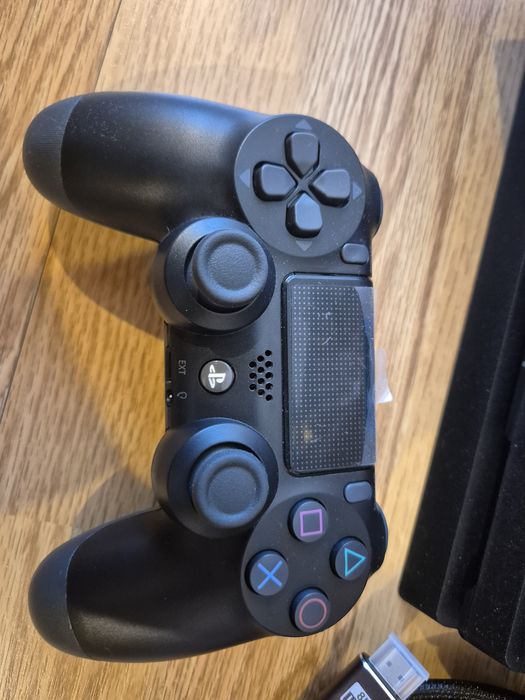 Playstation 4 Pro 1TB, 15 jocuri, un controller, GTA5  RDR2 RDR1 GTA Trilogy