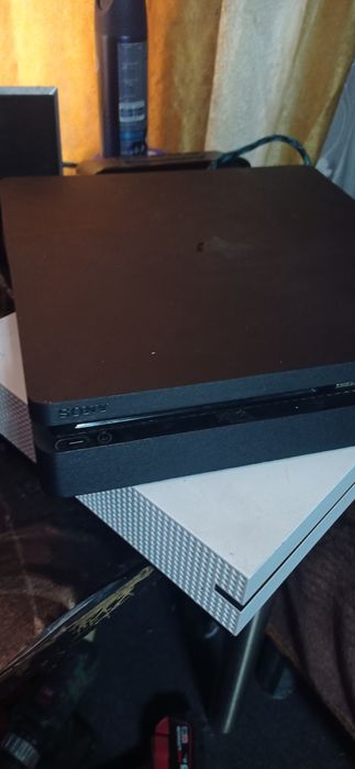 PS 4slim model cuh 2216a