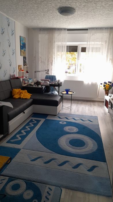 Vând apartament cu trei camere Petroșani