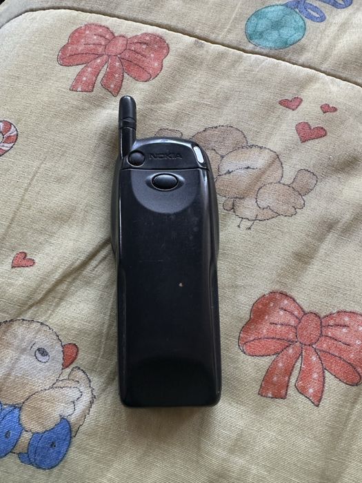 Продавам Nokia 7110