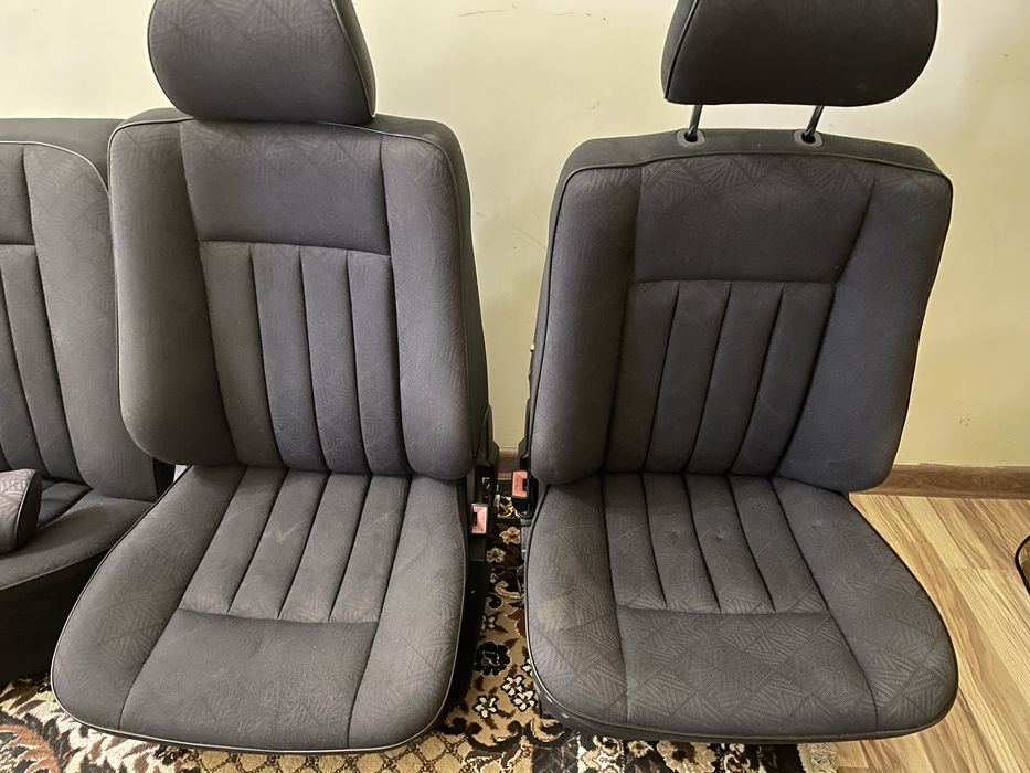 Салон ёлка черный w124