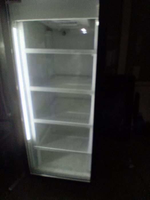 Продам холодильный шкаф