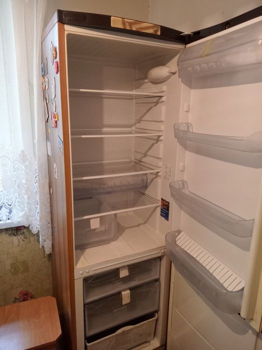 Продам б/у холодильник в рабочем состоянии