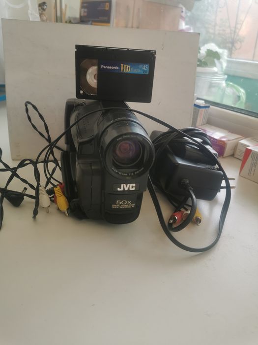 Видео камера японская  JVC