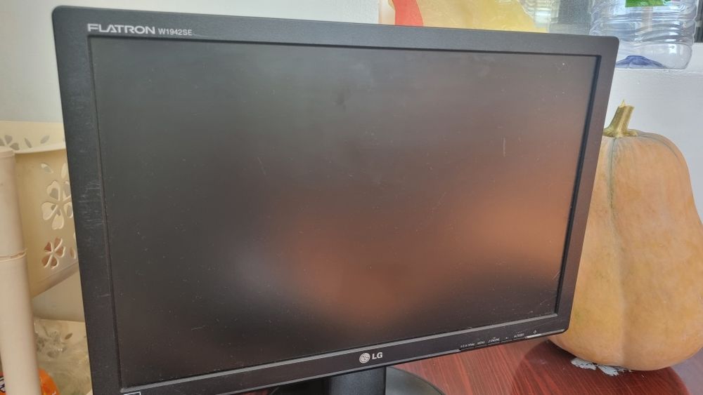 LG монитор 19 дюймов без коробки