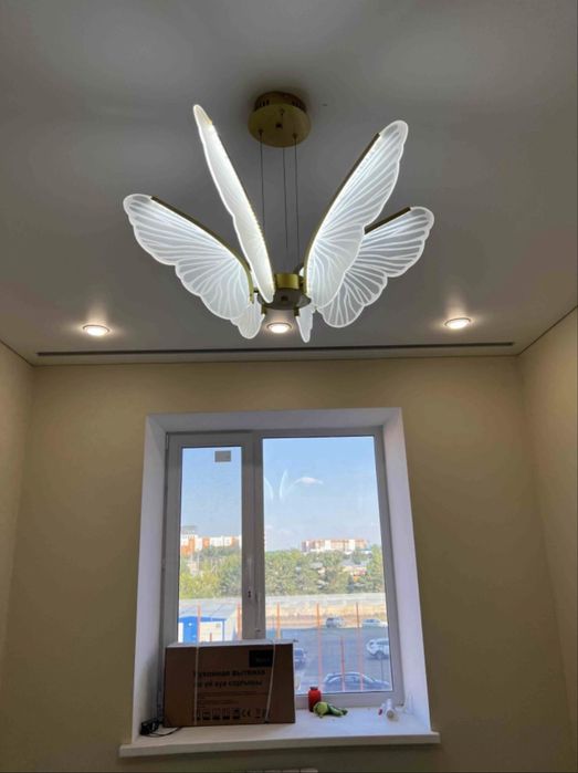 Люстра новая в упаковке