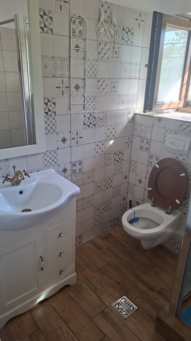Inchiriez casa cu 3 camere in Cornu de Jos (Campina)