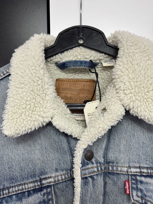 Geacă din denim Levi’s cu blană