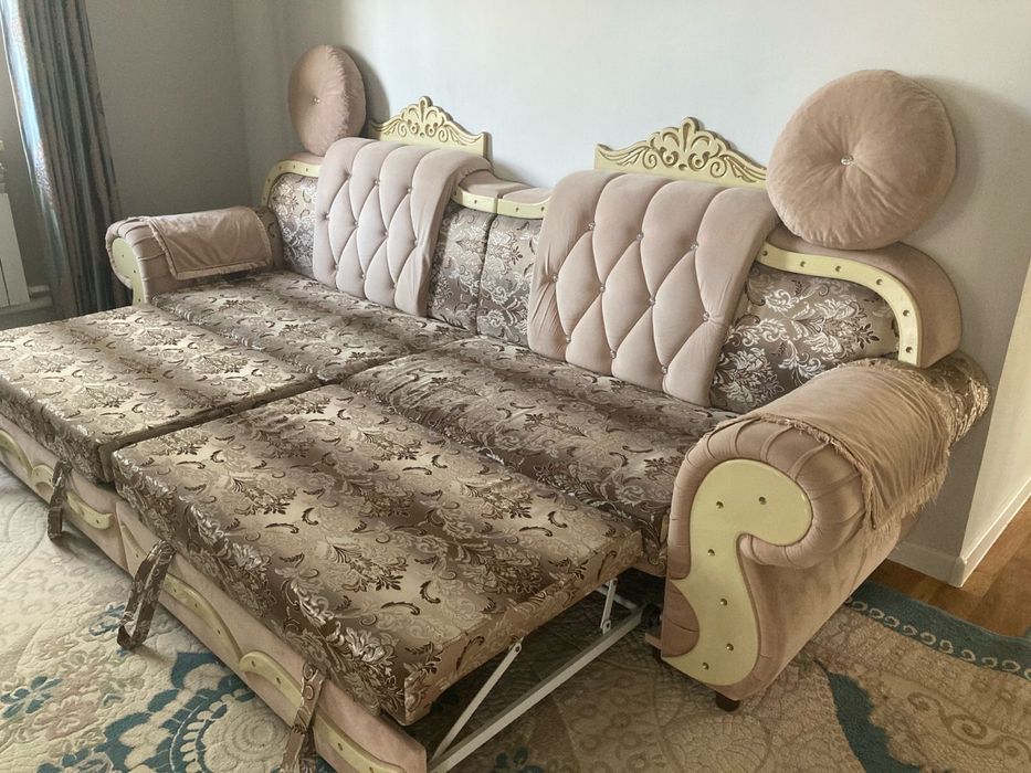 Диван сатылады 90.000тг (торг)