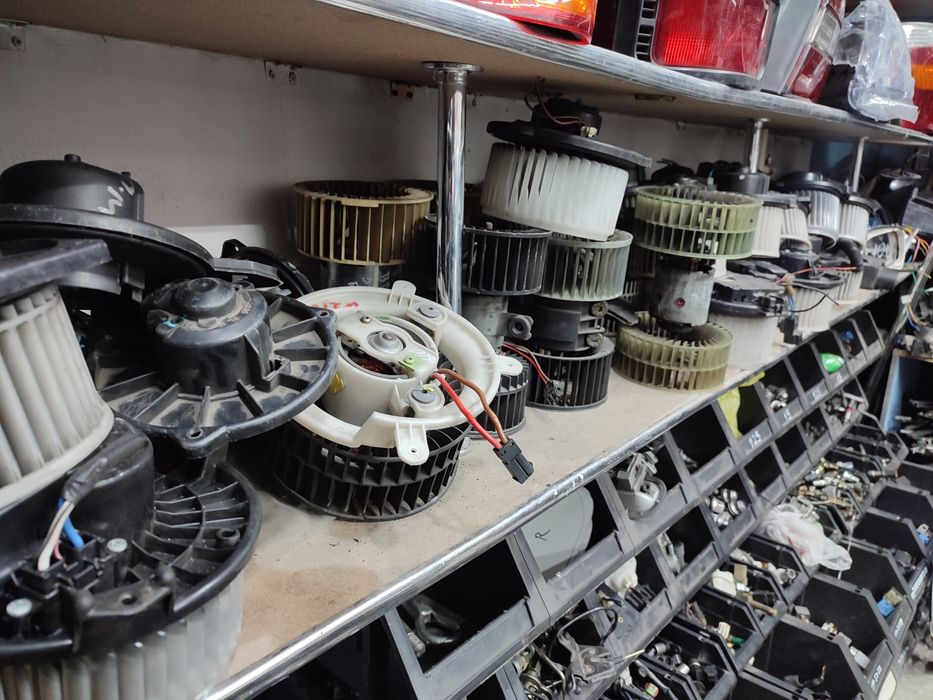 Моторчик печки разные