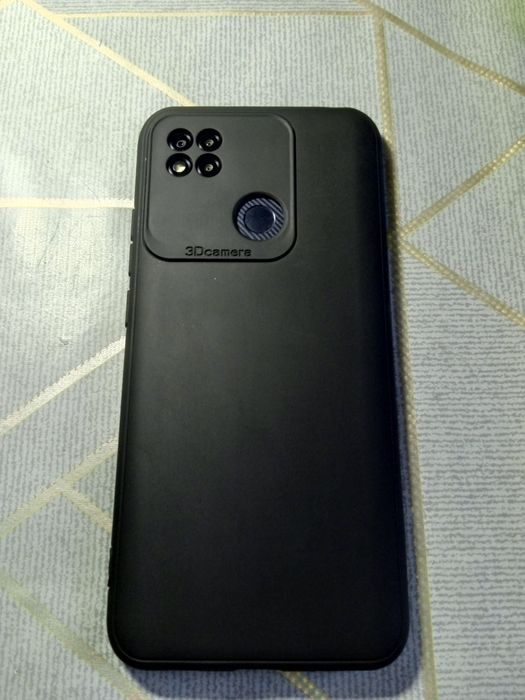 Телефон Redmi 9C с защитным стеклом и чехлом.