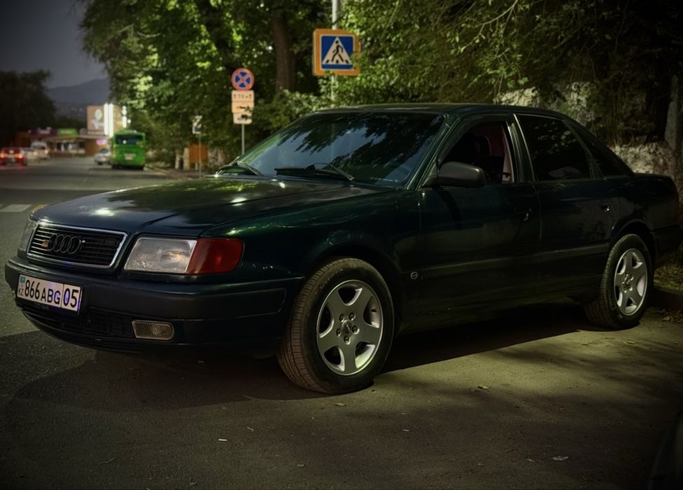 Продам Audi 100 c4