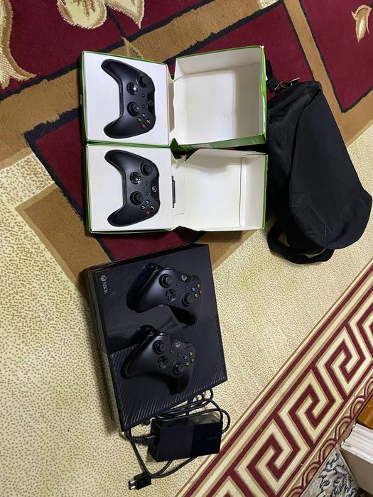 Xbox 500gb 4 x pult bilan manda 2 tasi yangi ishlatilmagan!