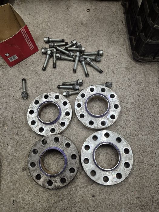 4бр Фланци бмв комплект с болтове