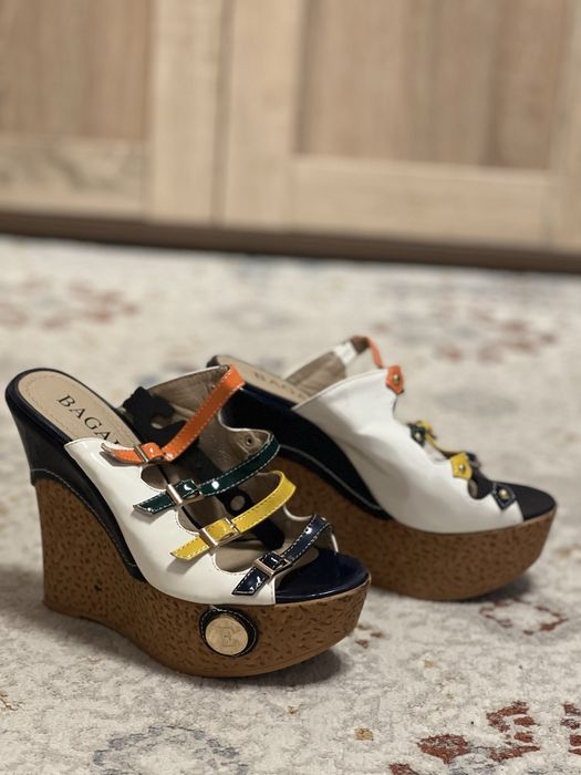 Обувь босоножки