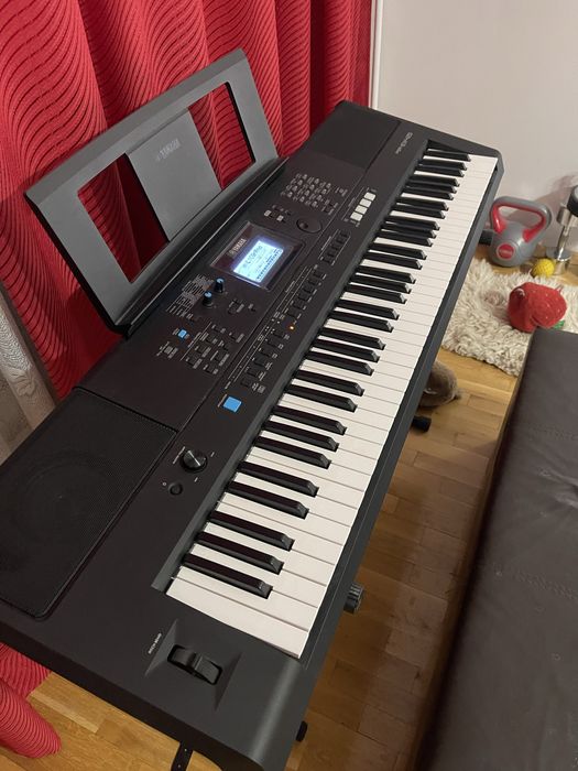 Синтезатор Yamaha PSR-EW425
