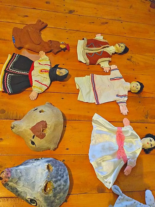12 jucarii/papusi de mana copii vechi anii 1970,Scufita/masti Vintage